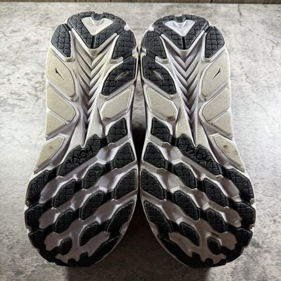 Hoka One One Women’s Clifton 8 Size 8.5 D Black/White Running Shoes 1119394-BWHT - Picture 9 of 11